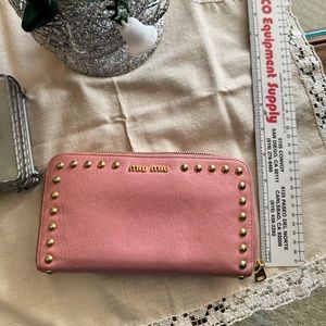 AUTHENTIC PRE LOVED MIUMIU CONTINENTAL ZIPPY WALLET